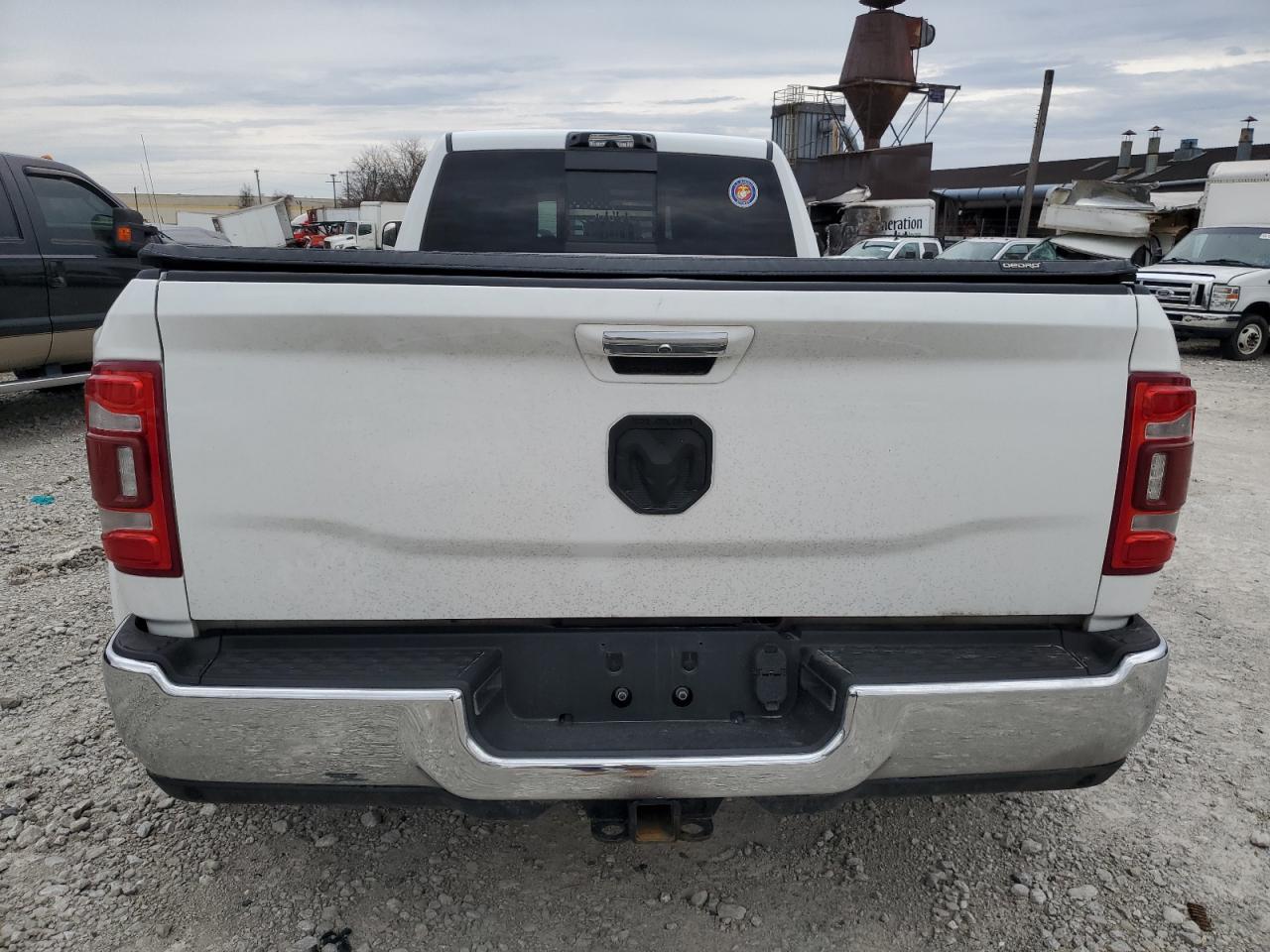2019 RAM 3500 - Image 6