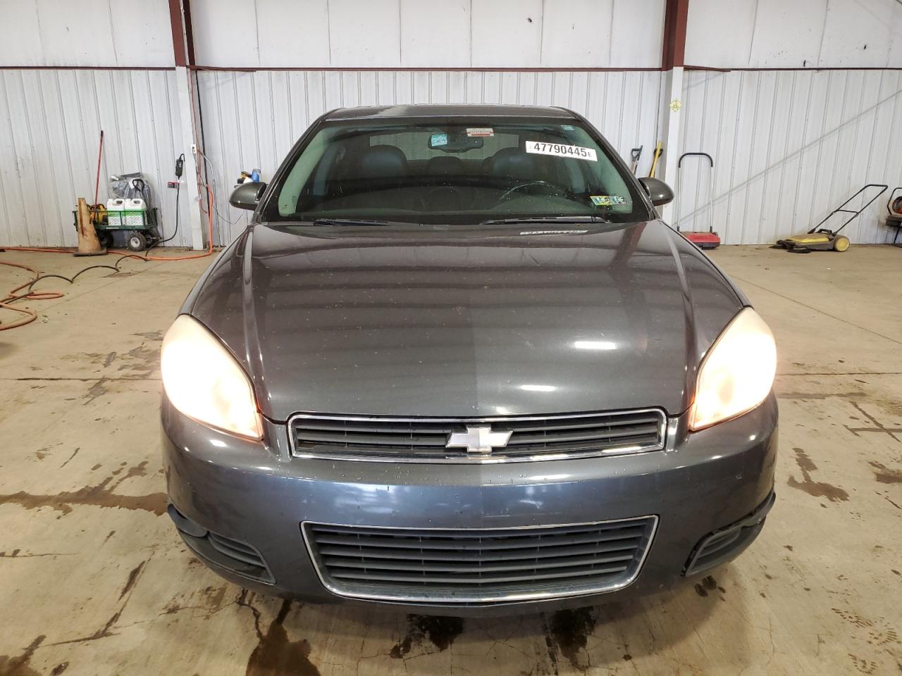 2010 Chevrolet Impala - Image 5