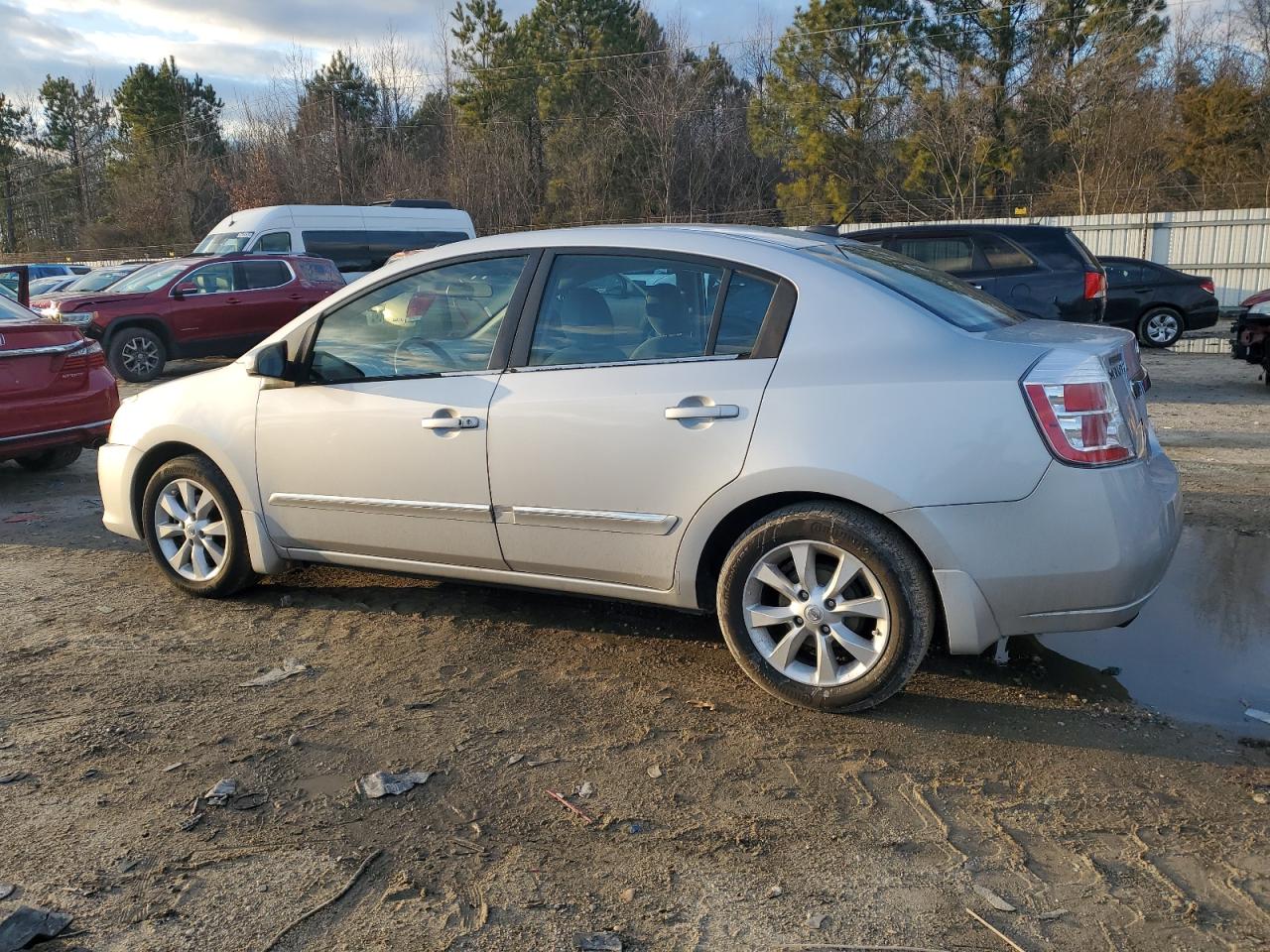 2010 Nissan Sentra - Image 2