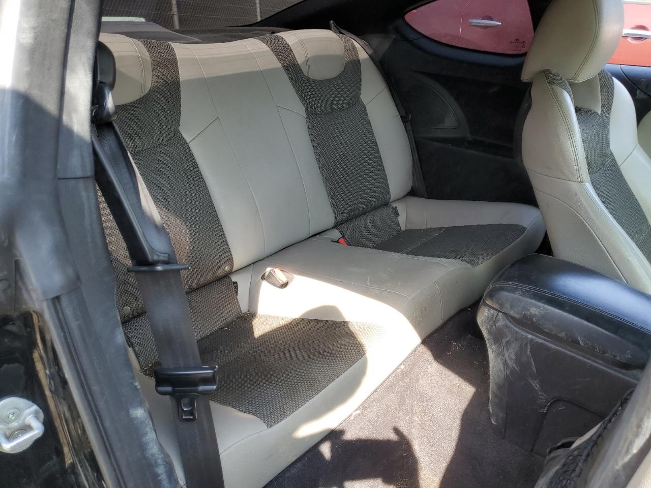 2014 Hyundai Genesis - Image 10