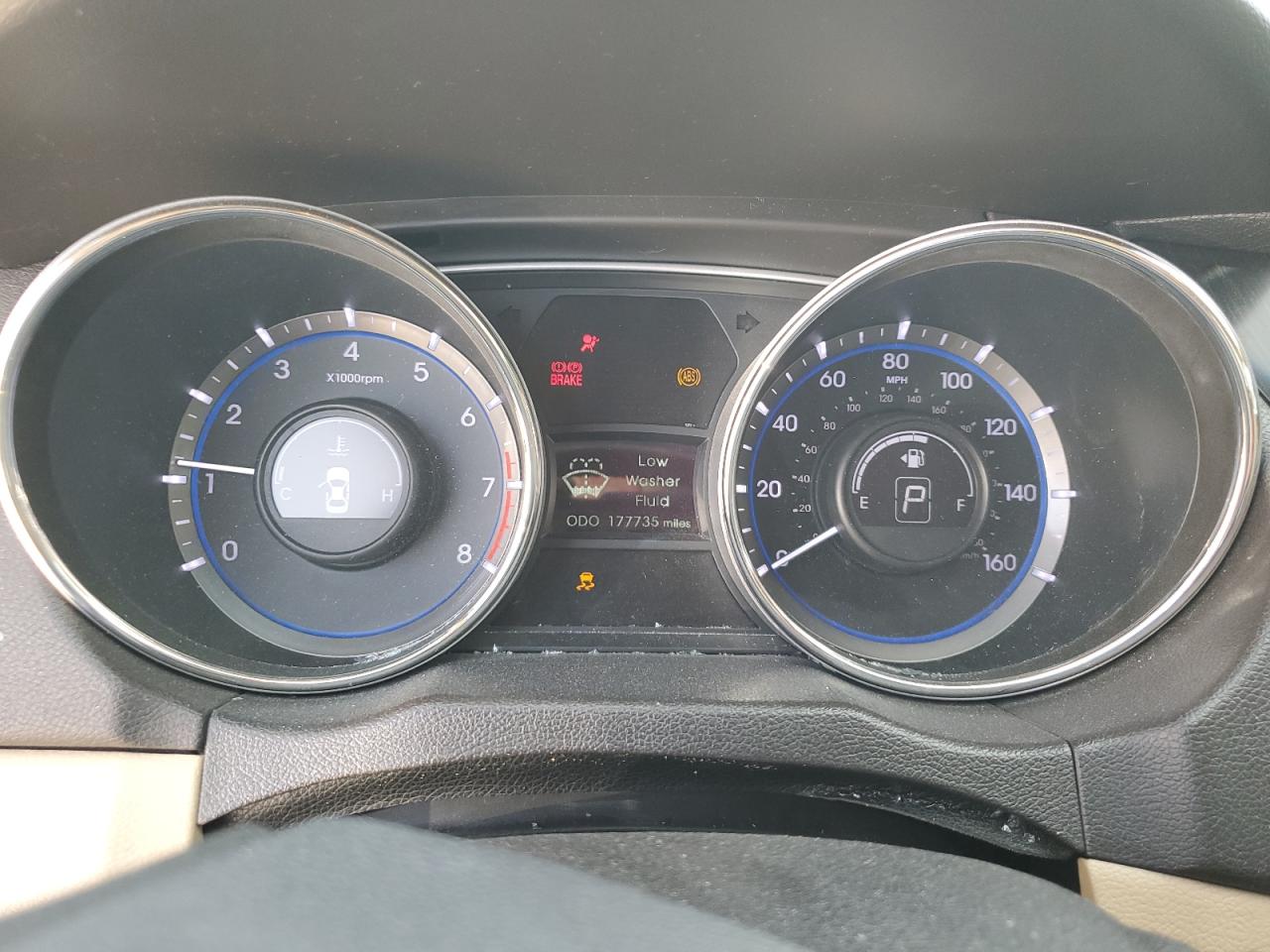 2013 Hyundai Sonata - Image 9