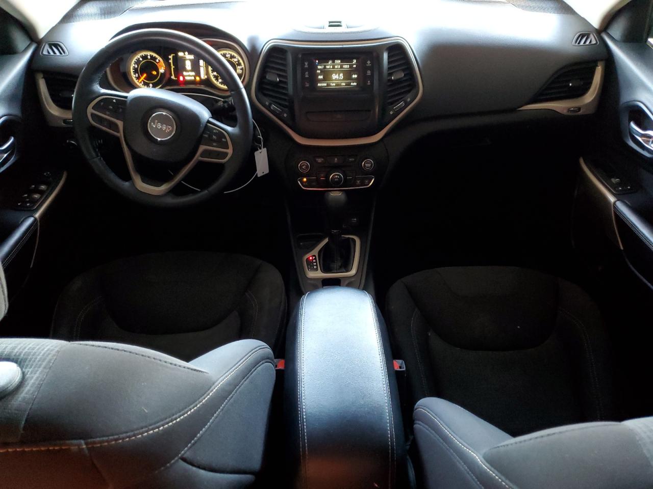 2017 Jeep Grand Cherokee - Image 8