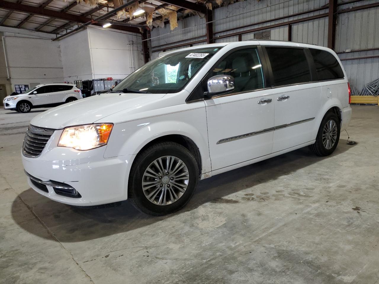 2014 Chrysler Town & Country - Image 1