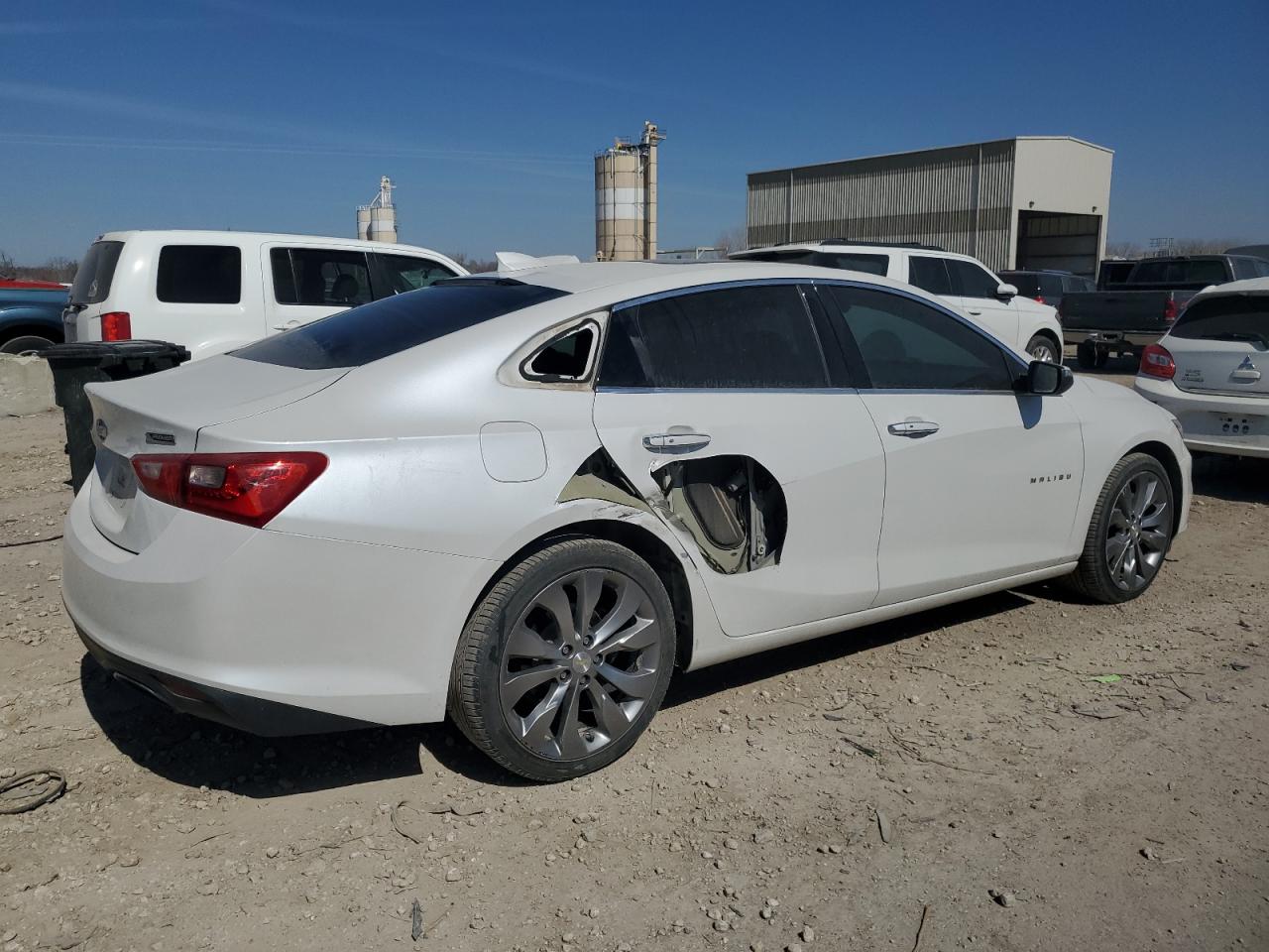 2016 Chevrolet Malibu - Image 3