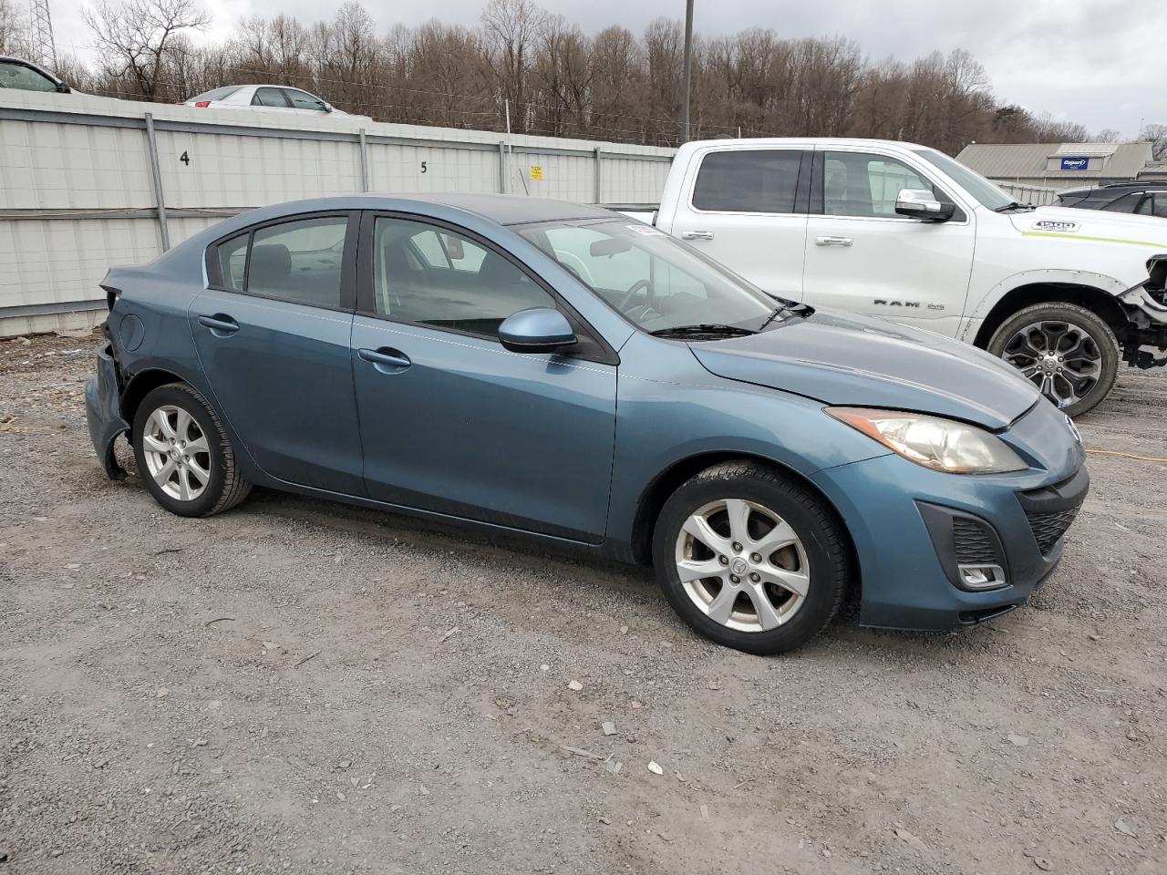 2011 Mazda 3 - Image 4