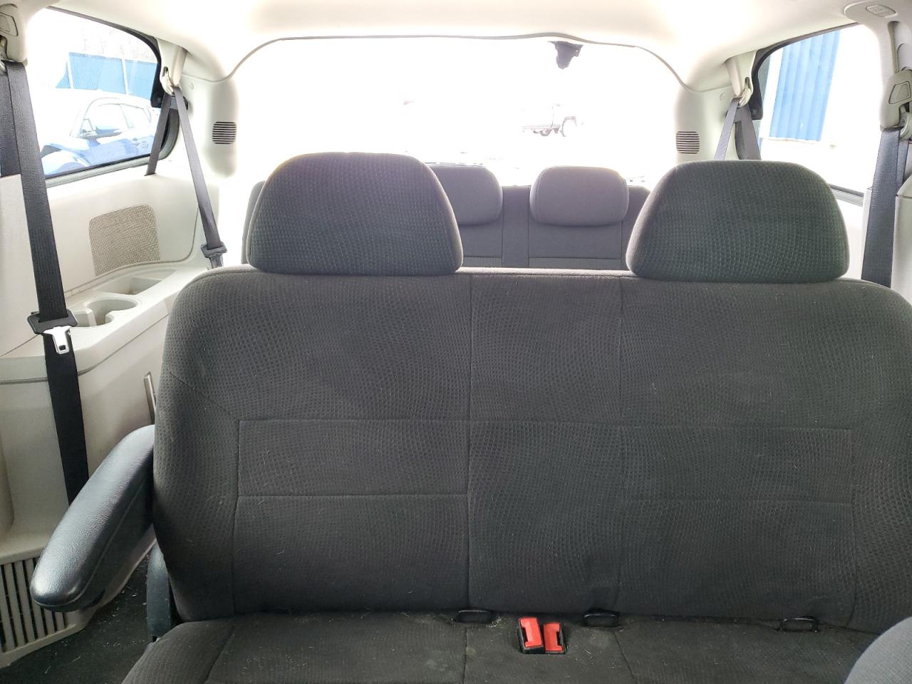 2009 Dodge Caravan - Image 10