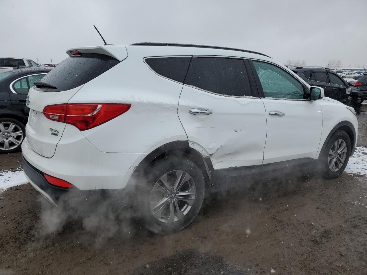 2016 Hyundai Santa Fe - Image 3