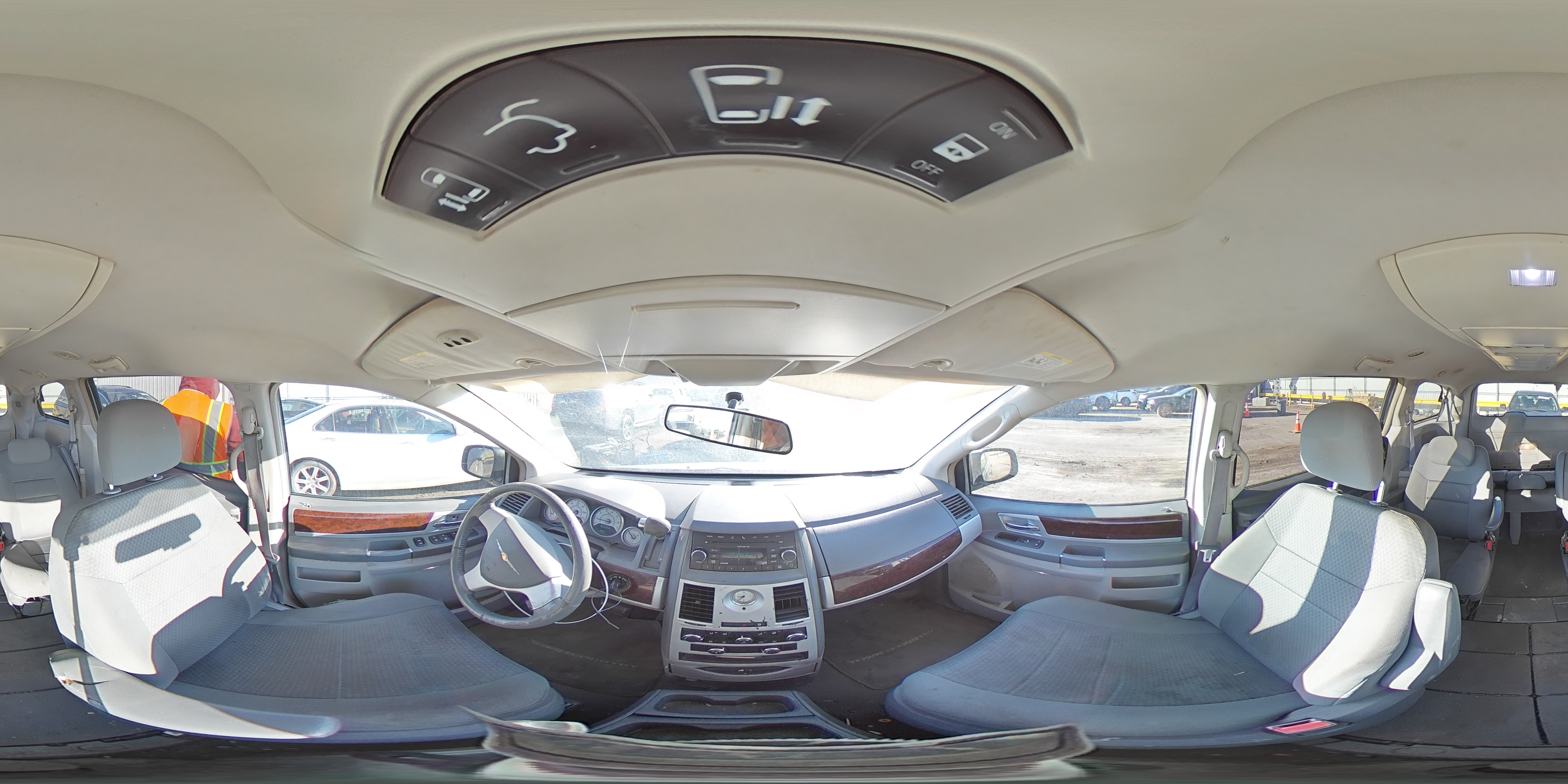 2010 Chrysler Town & Country - Image 13