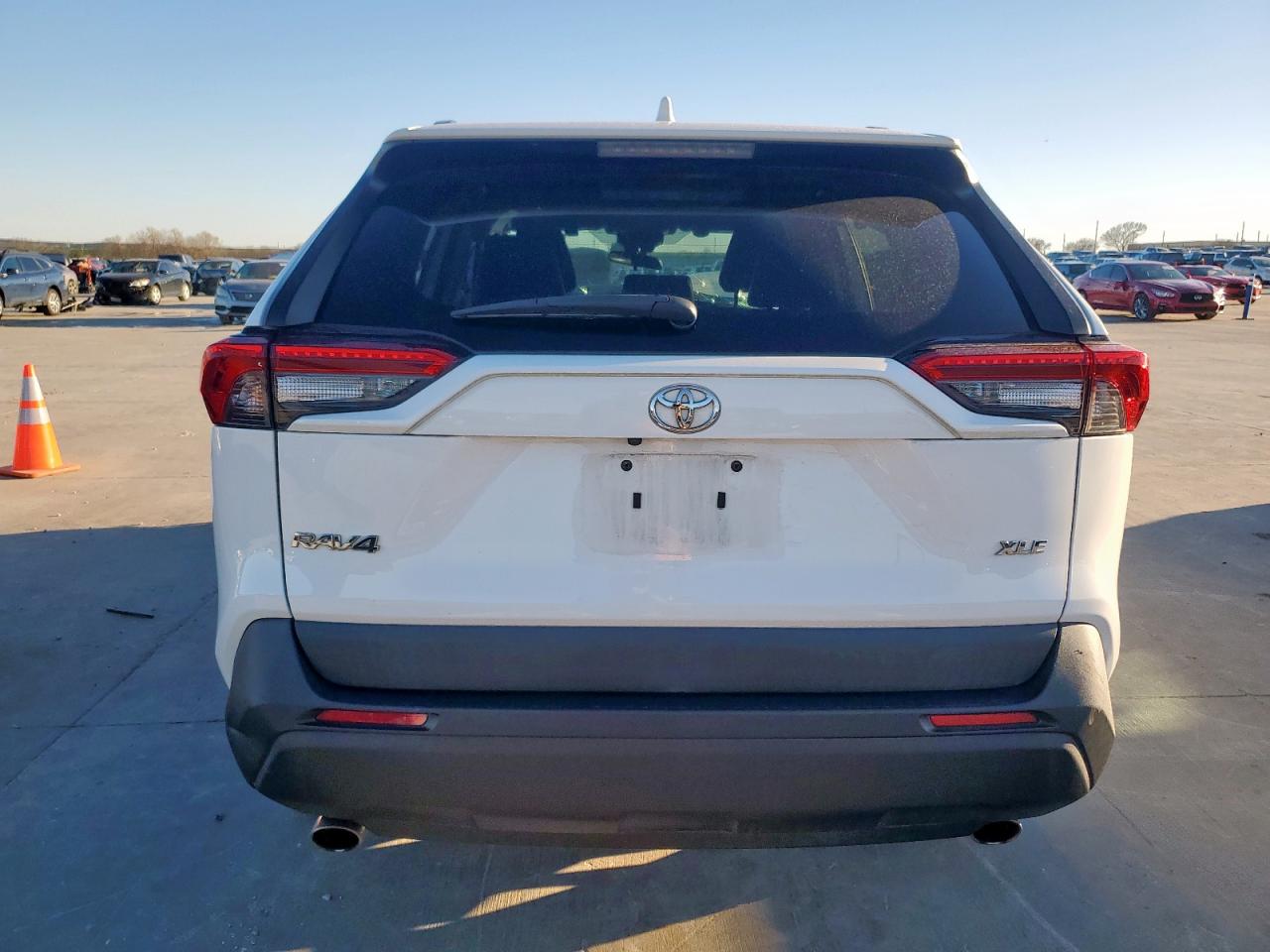 2020 Toyota RAV 4 - Image 6