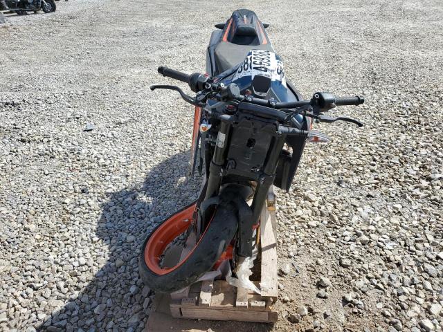 2023 KTM 890 DUKE R