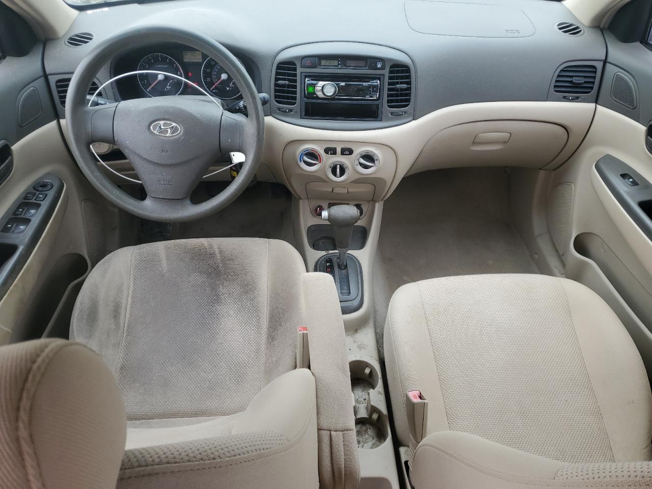 2006 Hyundai Accent - Image 8