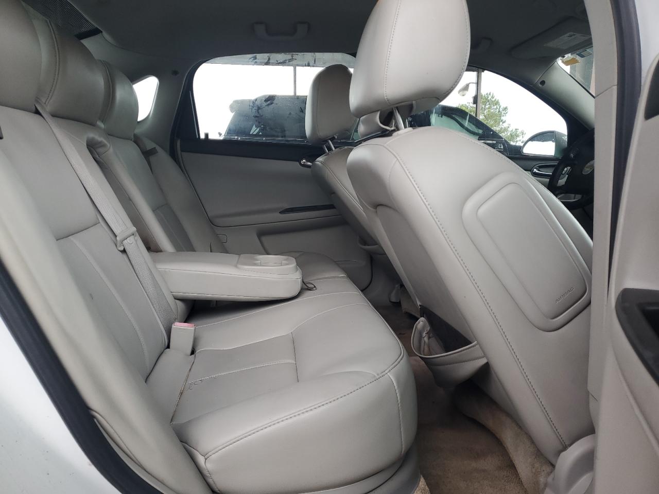 2011 Chevrolet Impala - Image 10