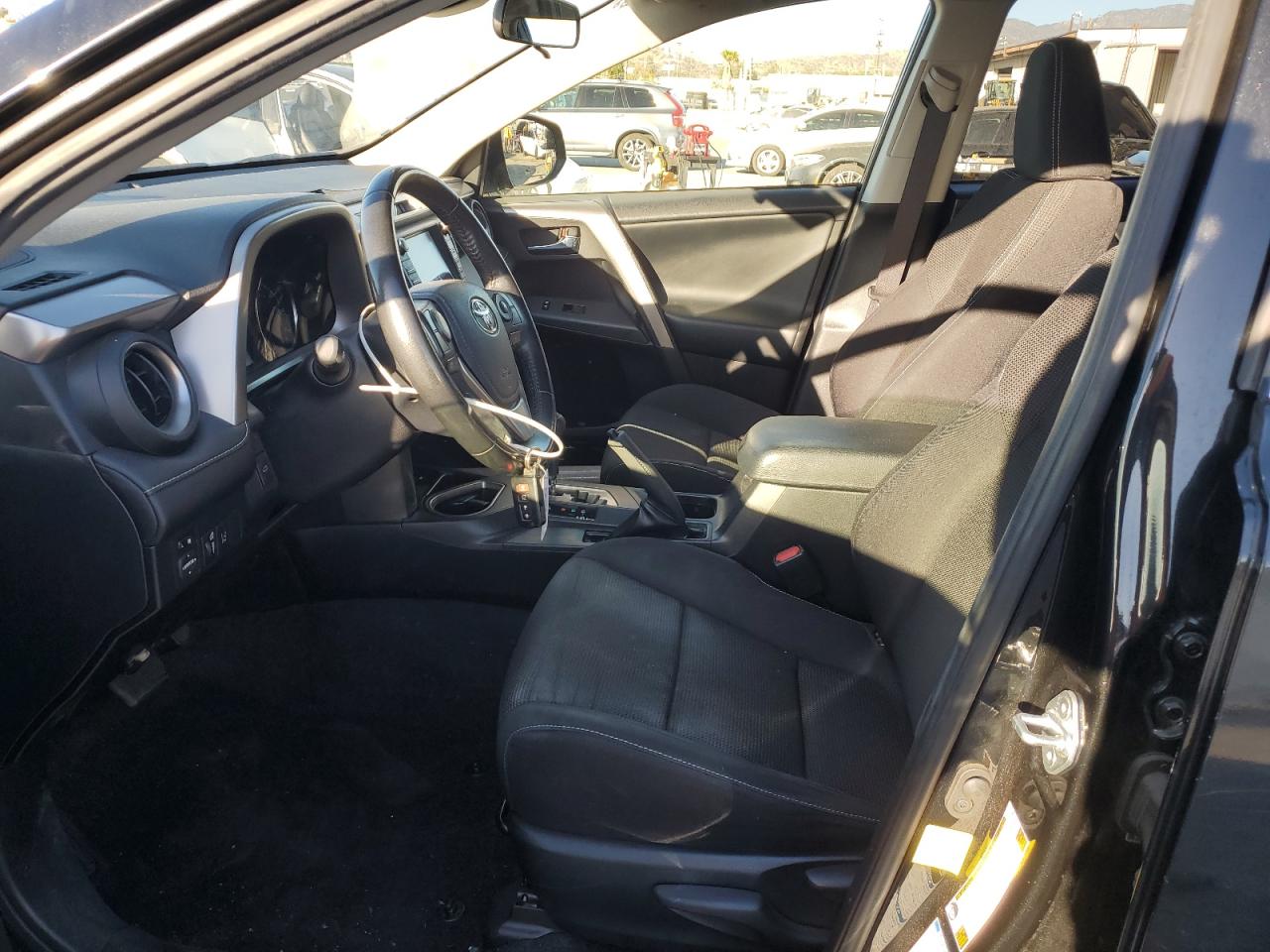 2018 Toyota RAV 4 - Image 7