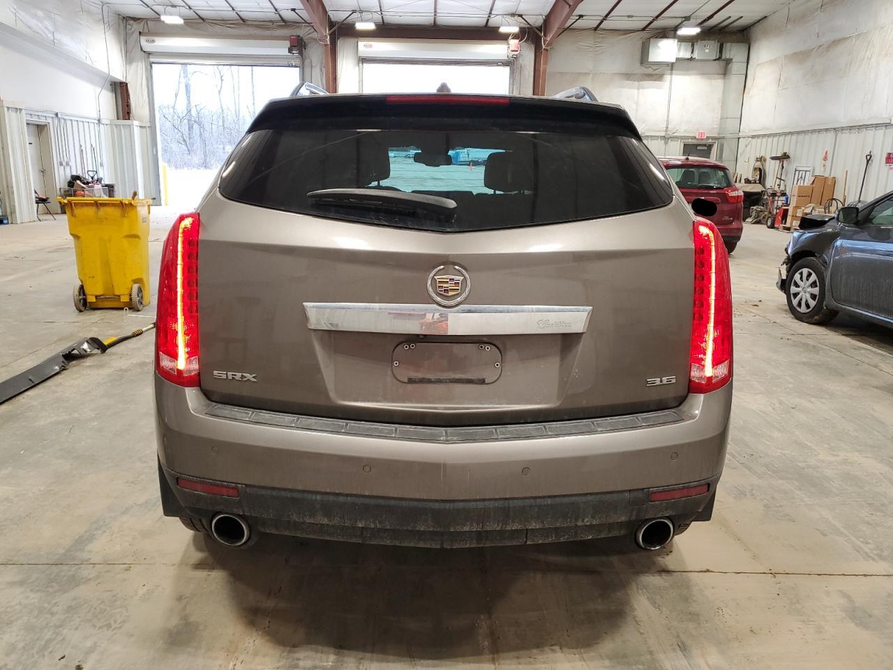 2012 Cadillac SRX - Image 6
