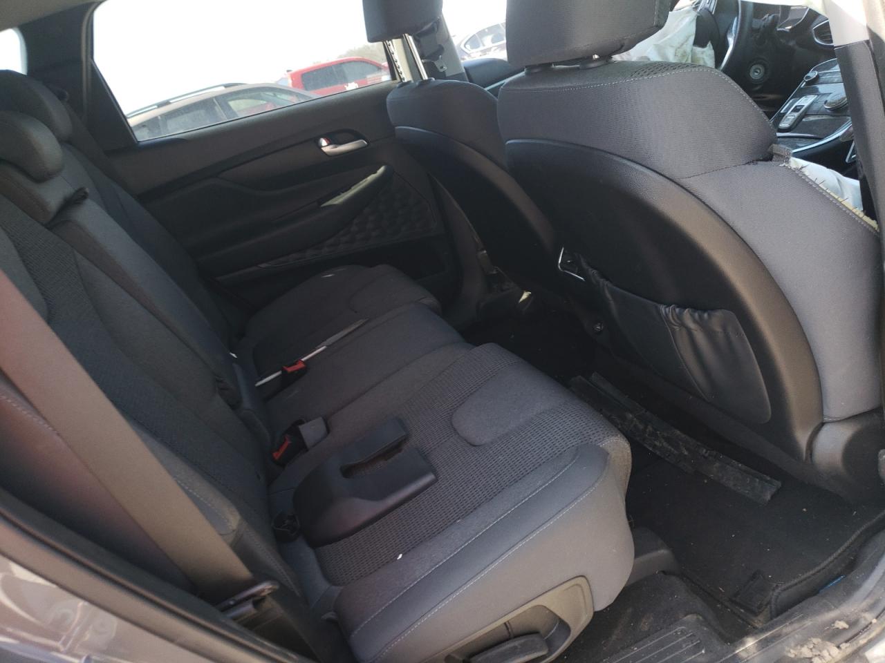 2021 Hyundai Santa Fe - Image 12