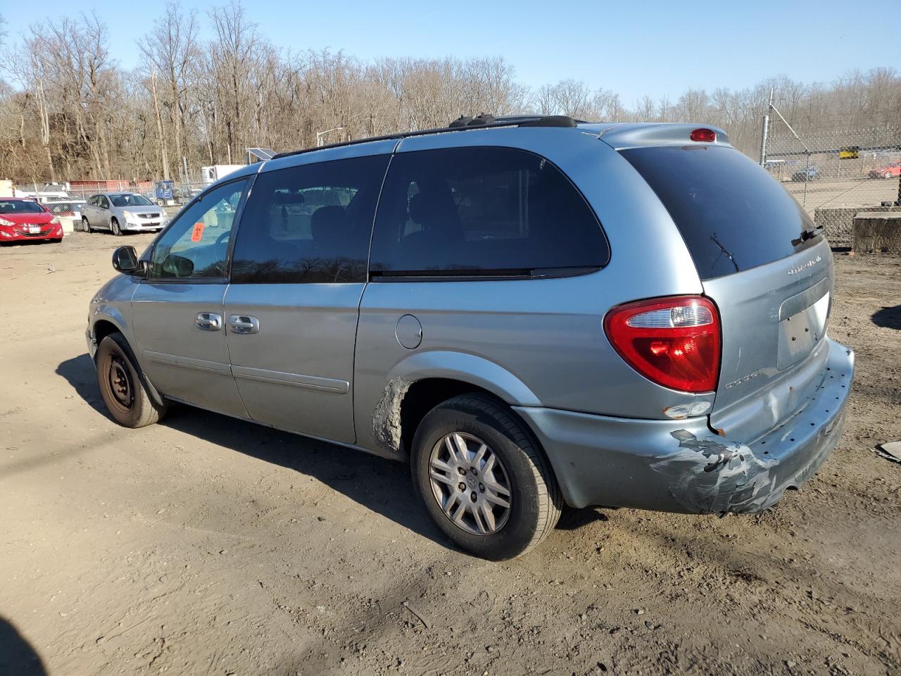 2005 Dodge Caravan - Image 2