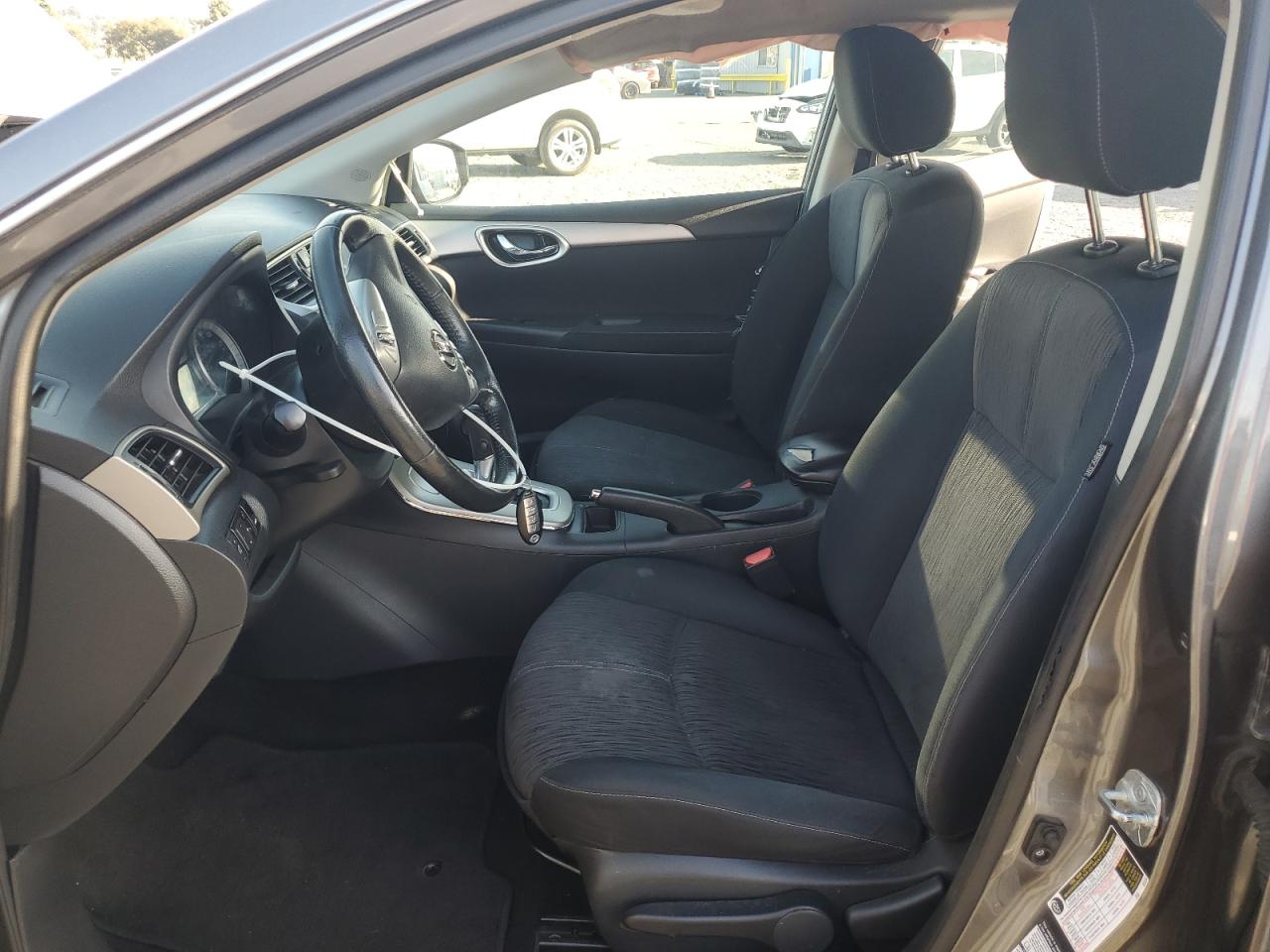 2015 Nissan Sentra - Image 7