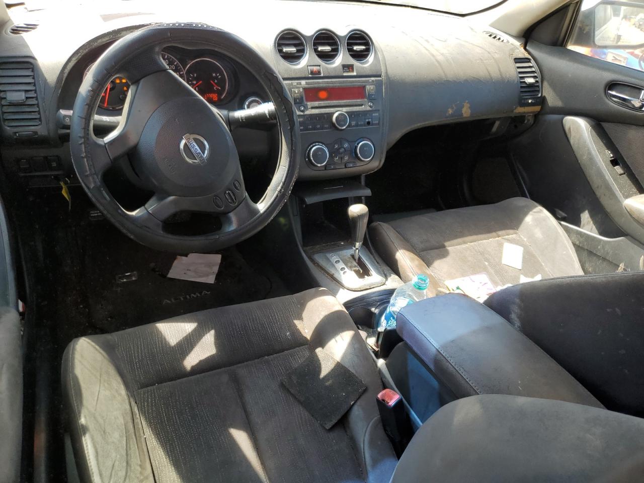 2010 Nissan Altima - Image 8