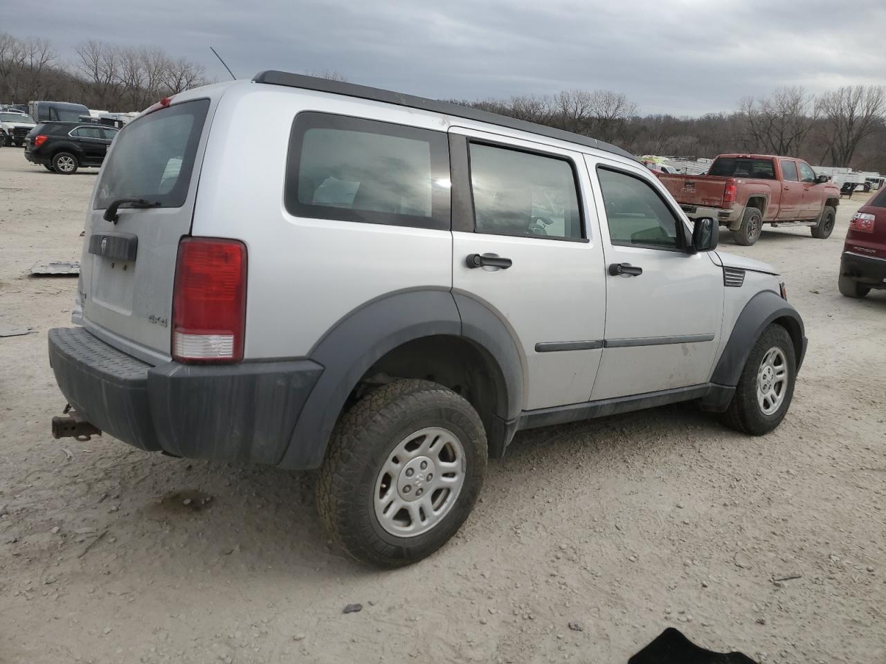 2008 Dodge Nitro - Image 3