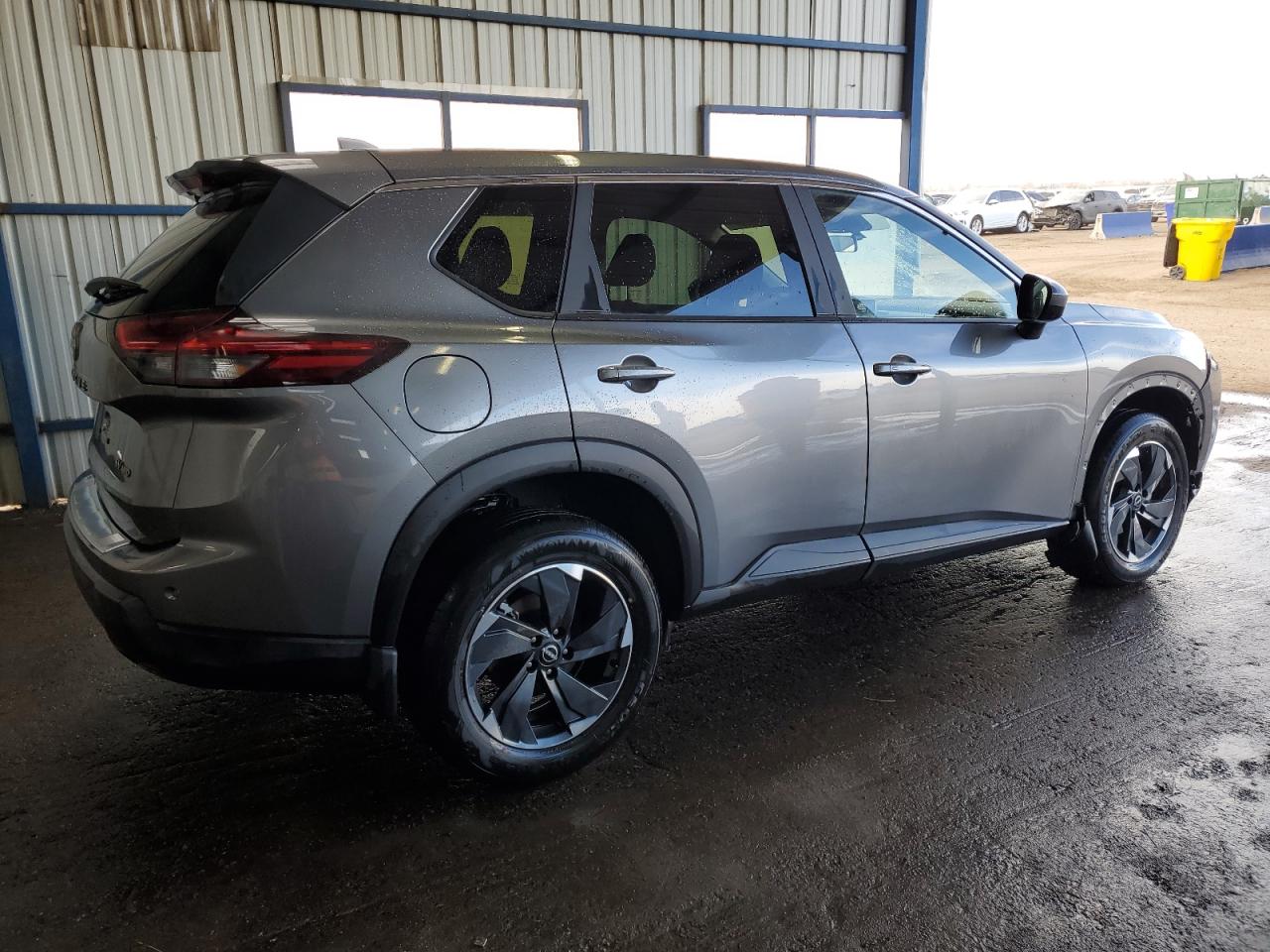2024 Nissan Rogue - Image 3