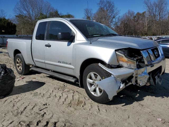  NISSAN TITAN 2014 Srebrny