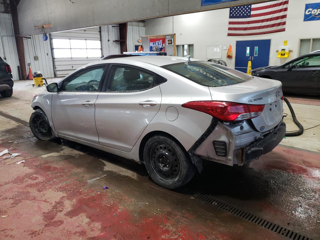 2012 Hyundai Elantra - Image 2