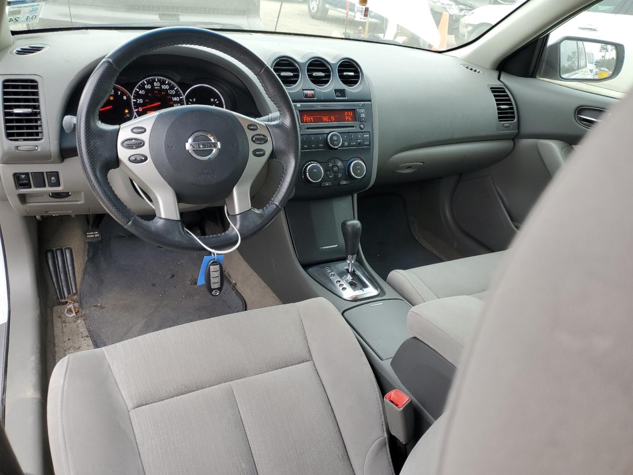 2011 Nissan Altima - Image 8