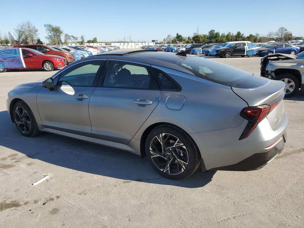 2025 Kia K5 - Image 2