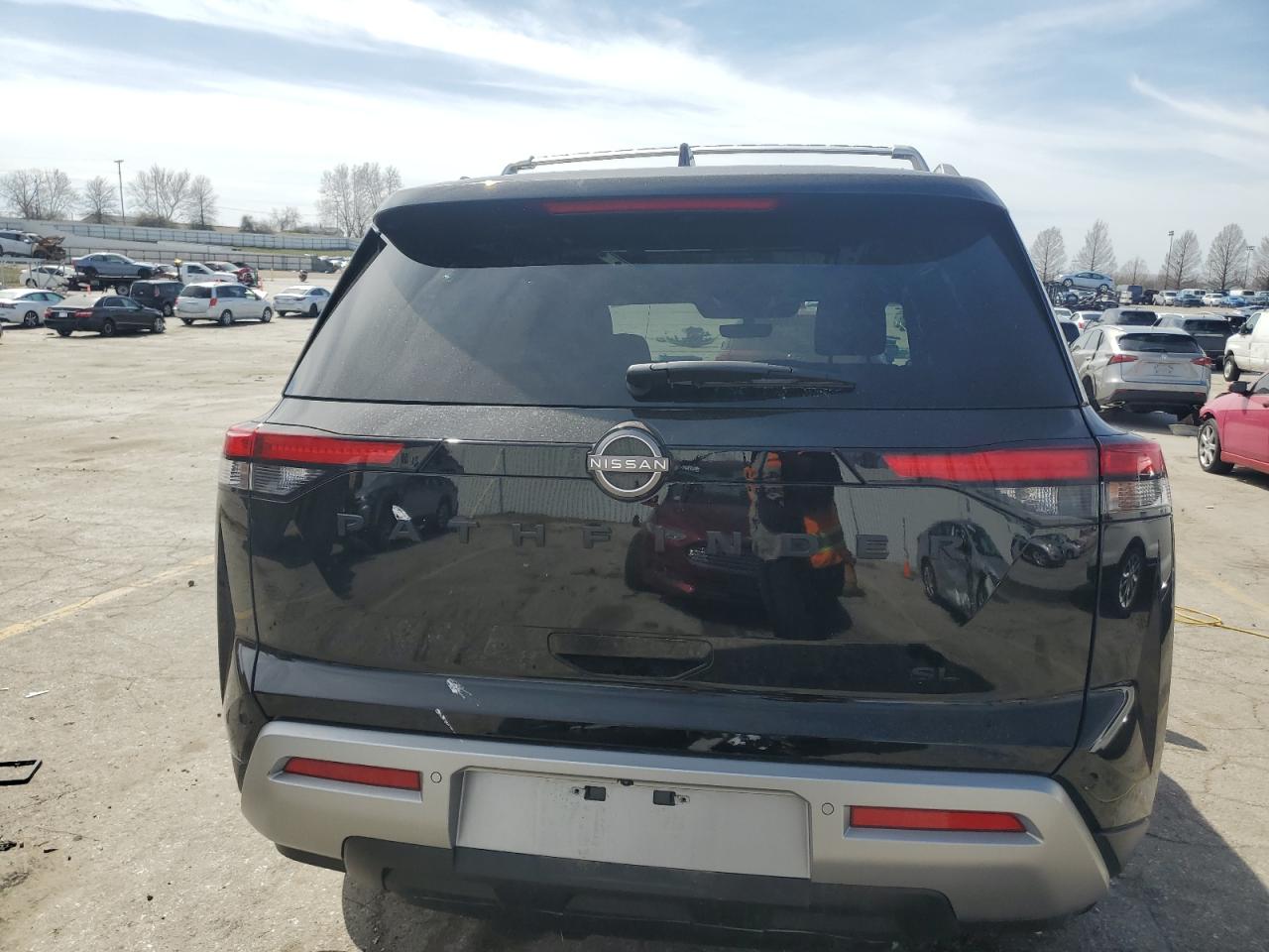 2024 Nissan Pathfinder - Image 6