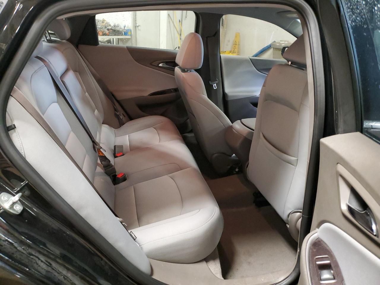 2018 Chevrolet Malibu - Image 10