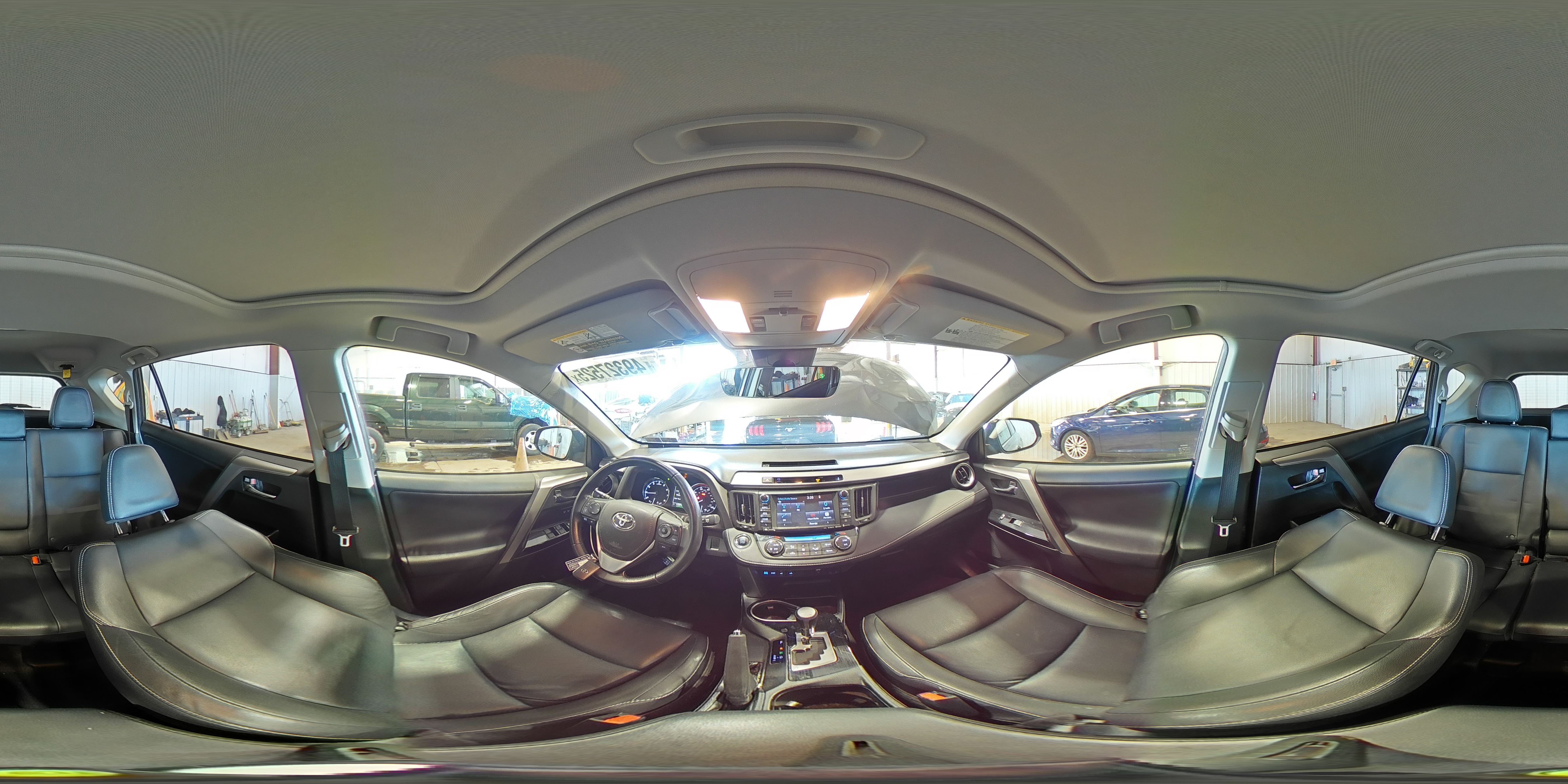 2016 Toyota RAV 4 - Image 14