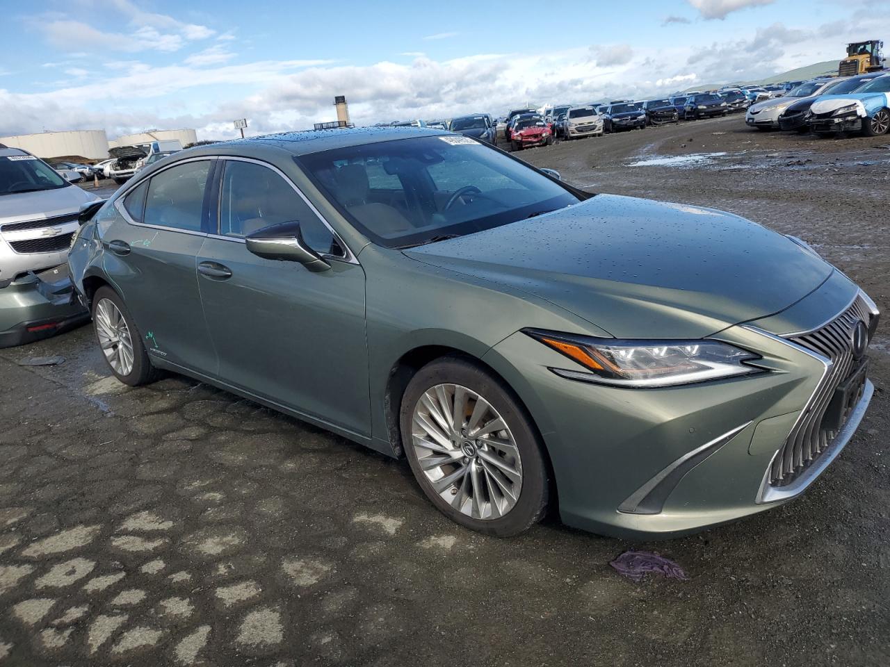 2019 Lexus ES - Image 4