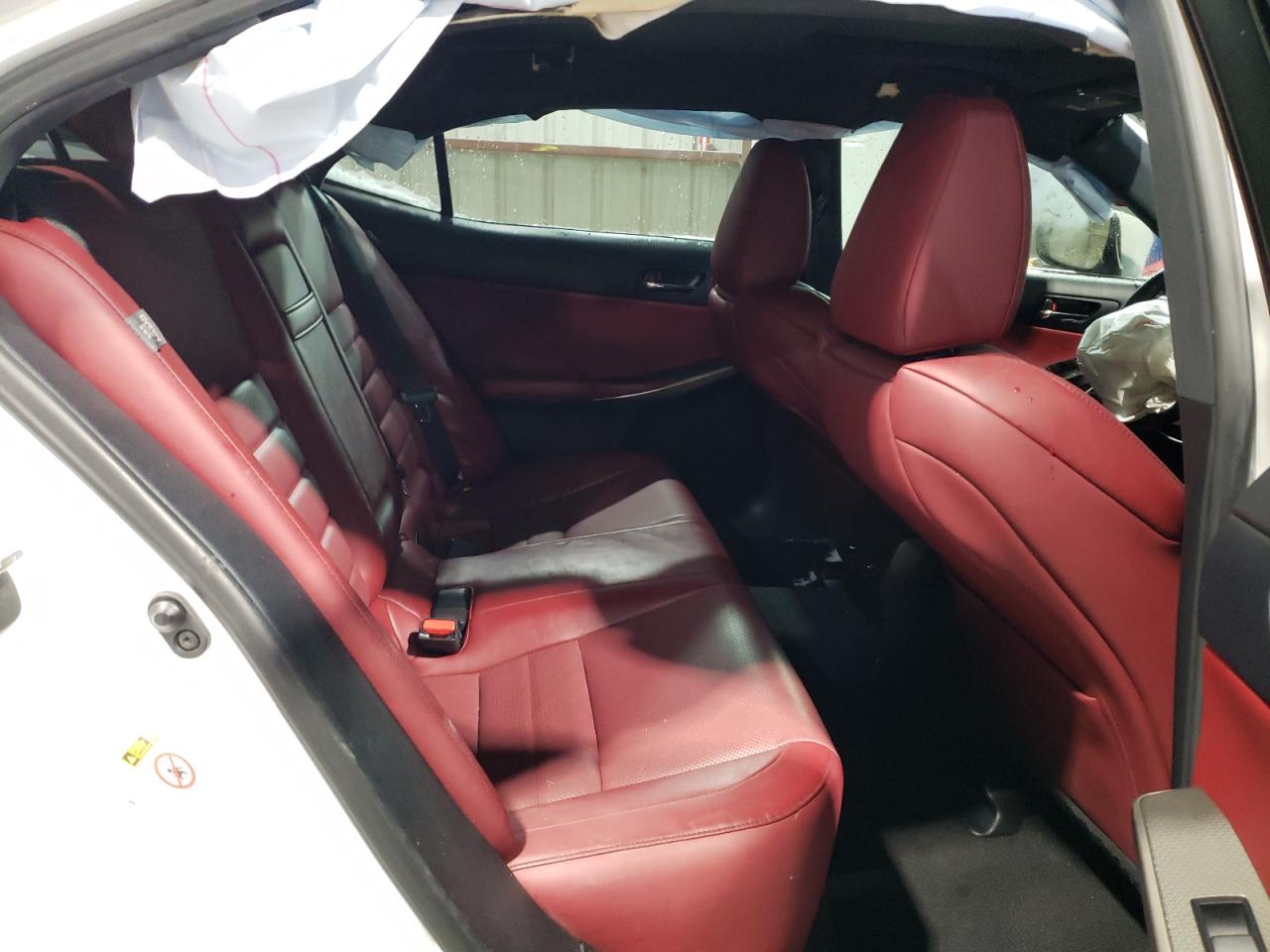 2016 Lexus IS - Image 10