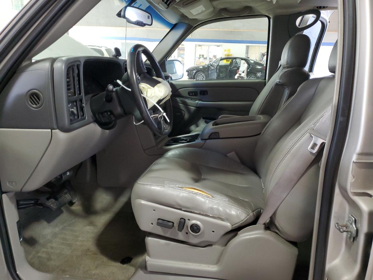 2004 Chevrolet Tahoe - Image 7