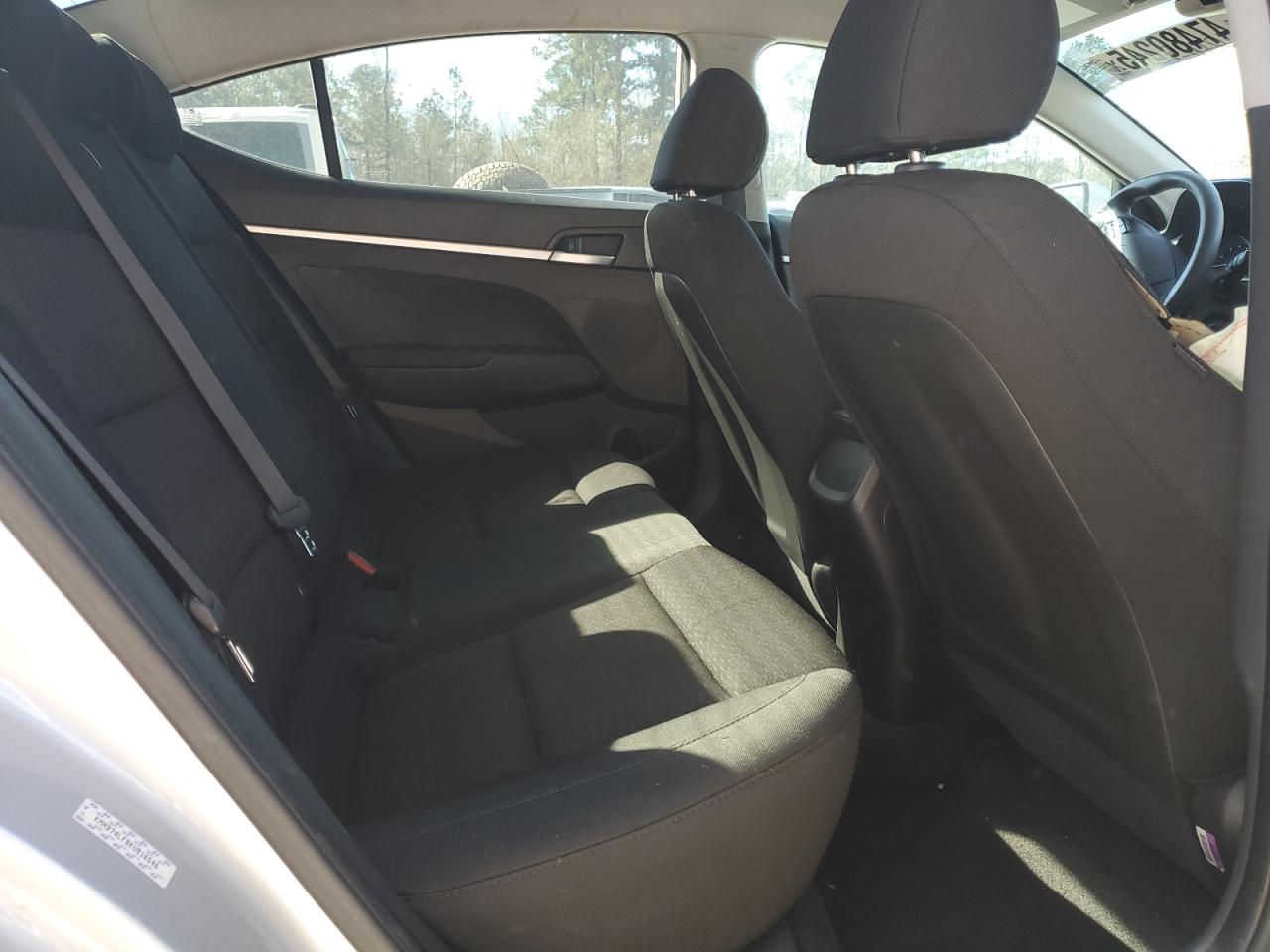 2019 Hyundai Elantra - Image 10