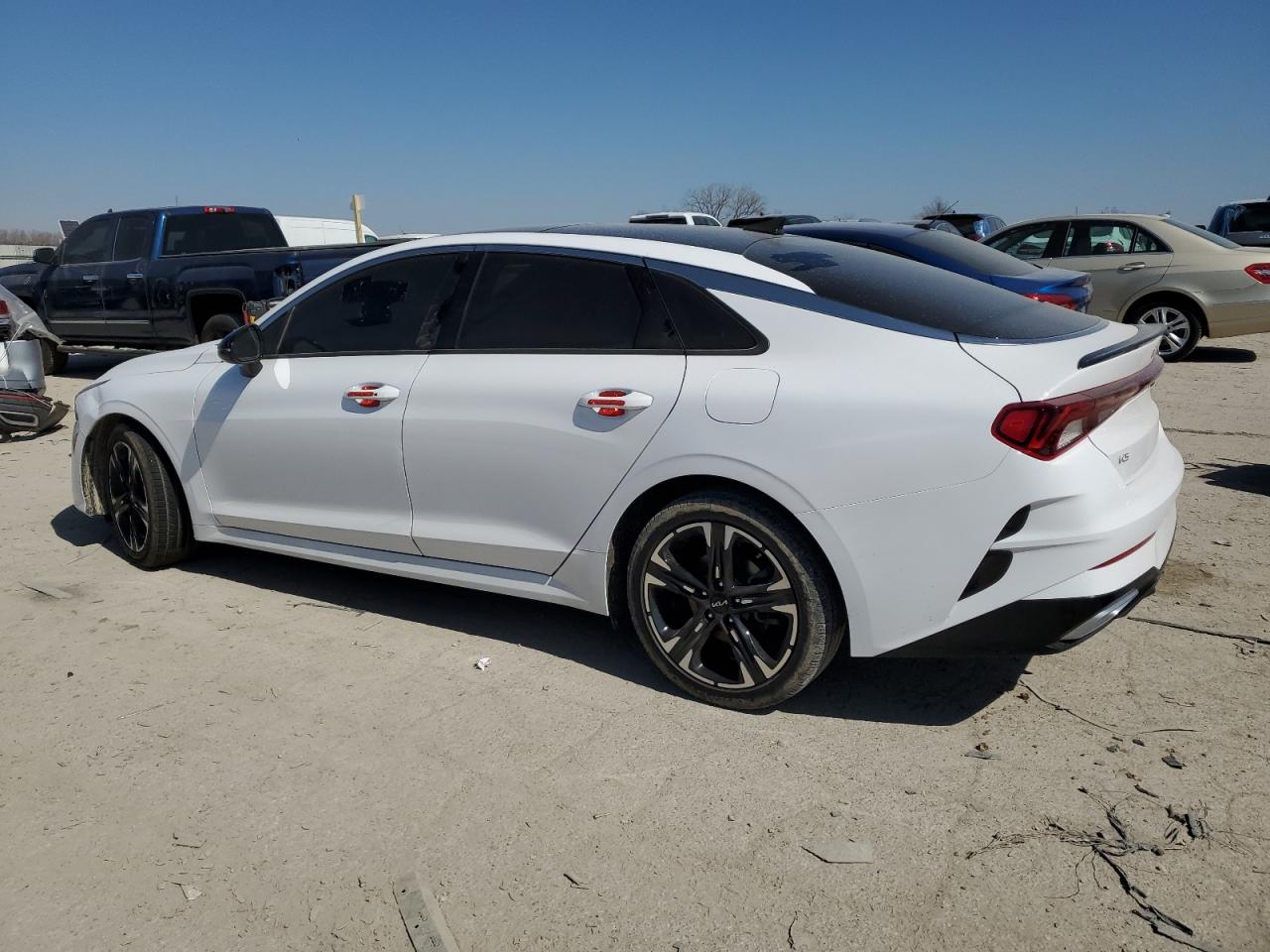 2023 Kia K5 - Image 2