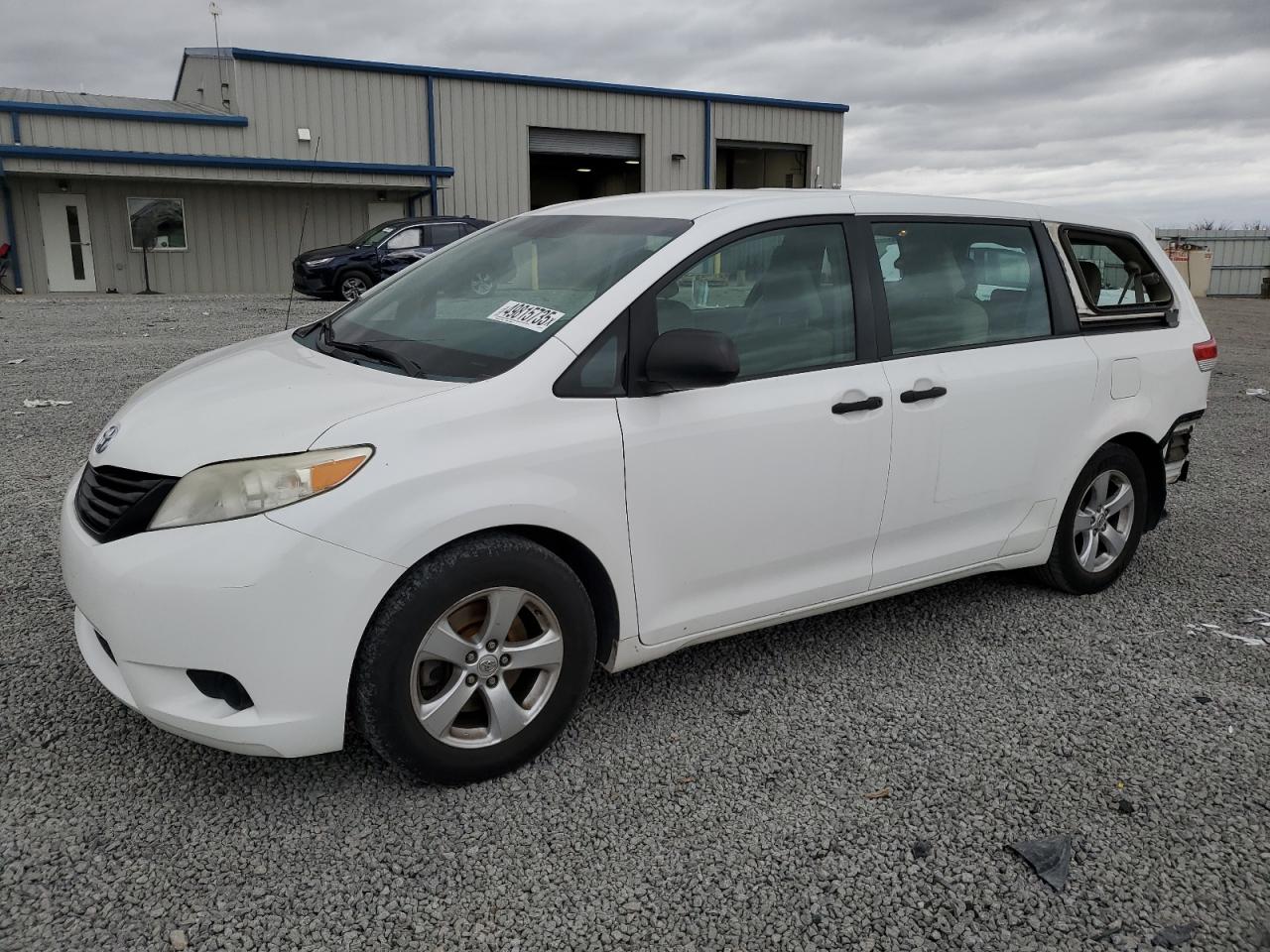 2013 Toyota Sienna იყიდება Earlington-ში, KY - Rear End
