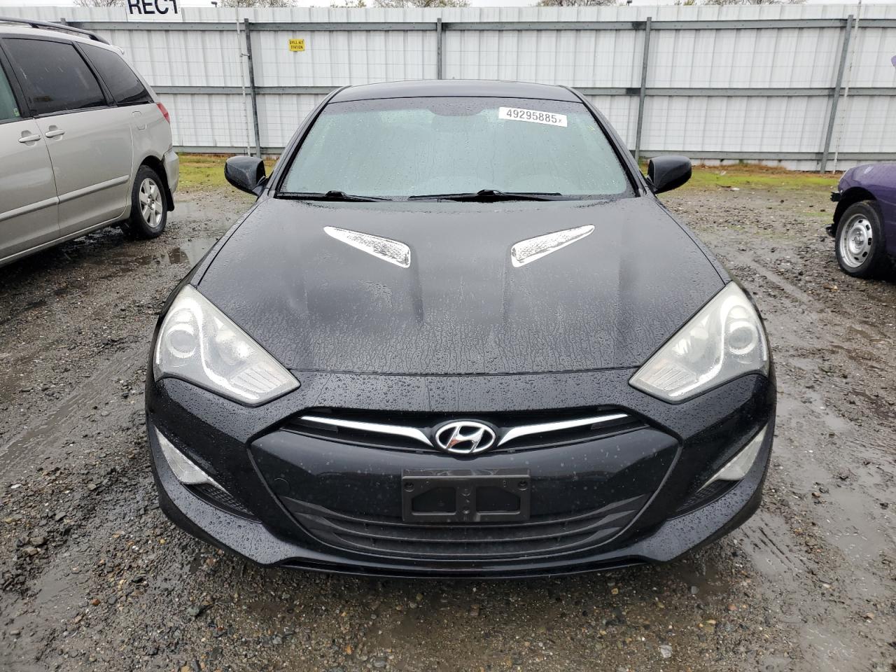 2014 Hyundai Genesis - Image 5