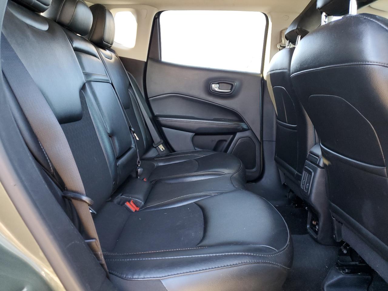 2019 Jeep Compass - Image 11