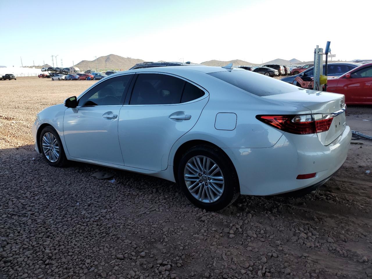 2014 Lexus ES - Image 2