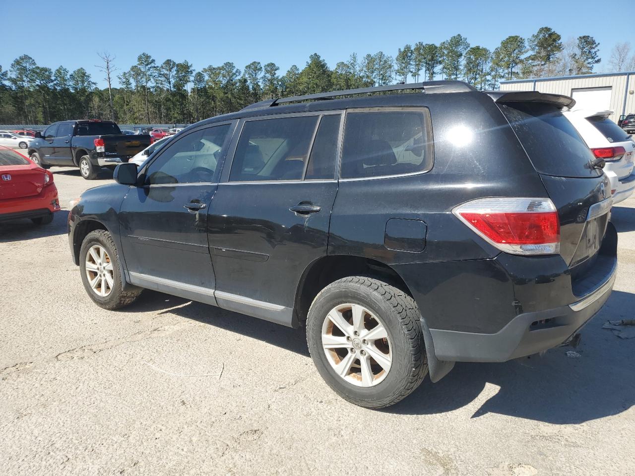2013 Toyota Highlander - Image 2