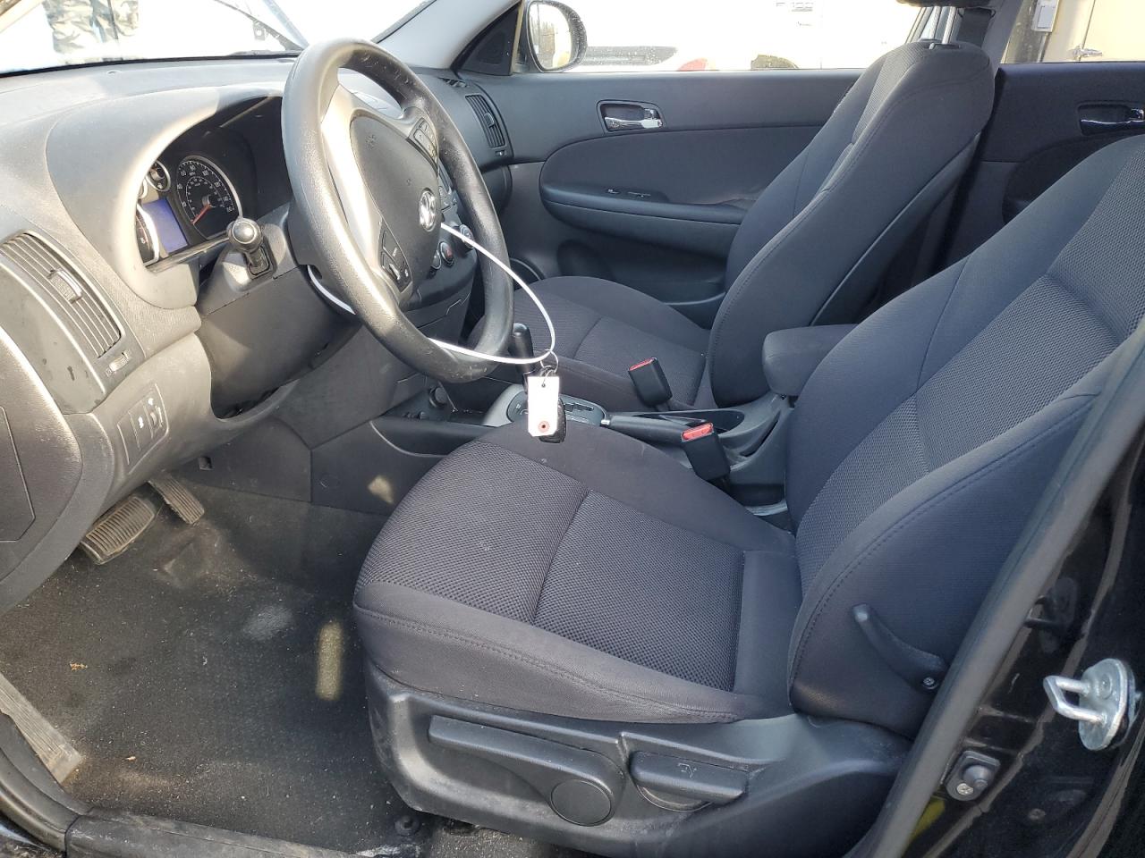 2012 Hyundai Elantra - Image 7