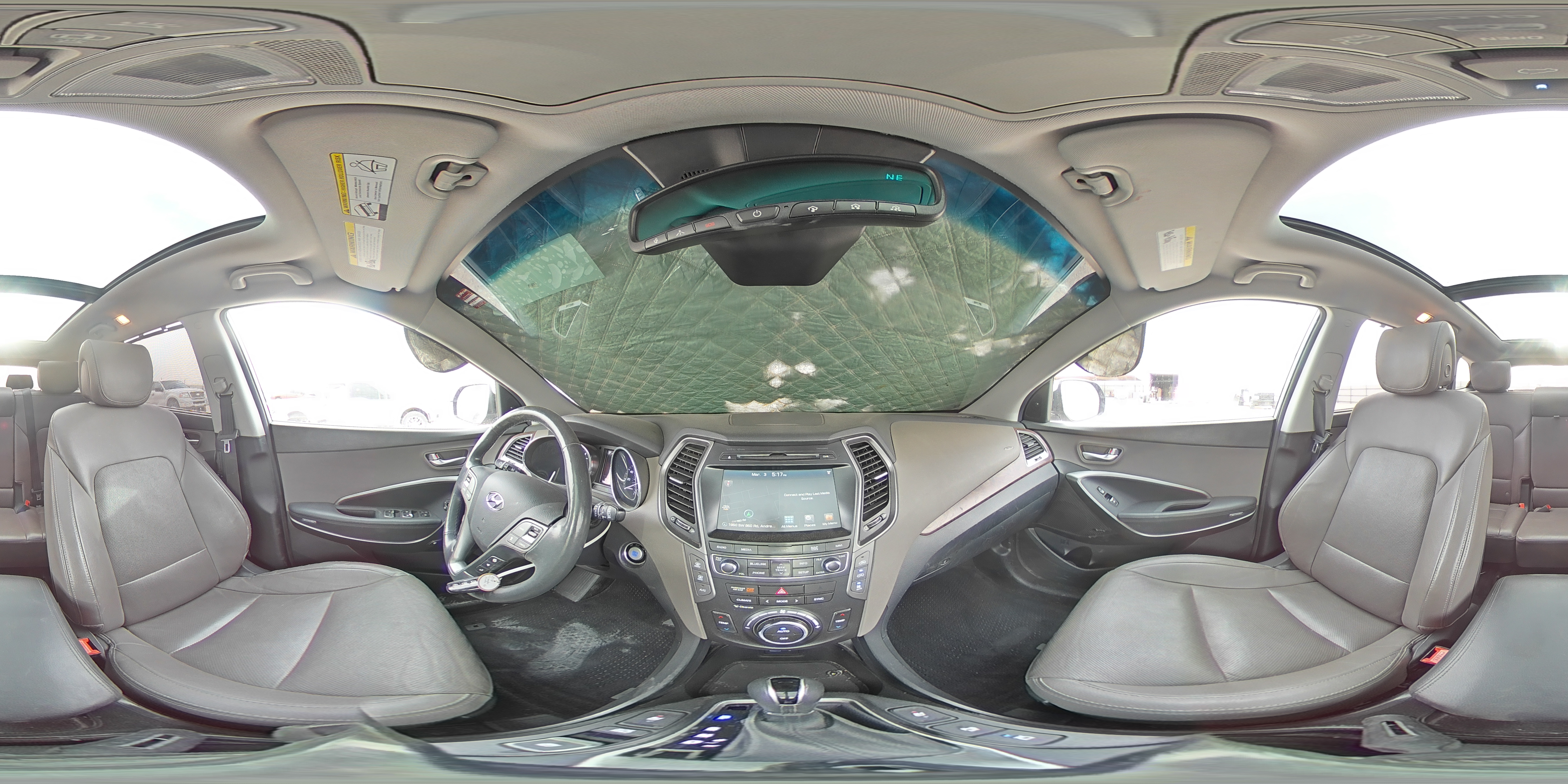 2018 Hyundai Santa Fe - Image 13