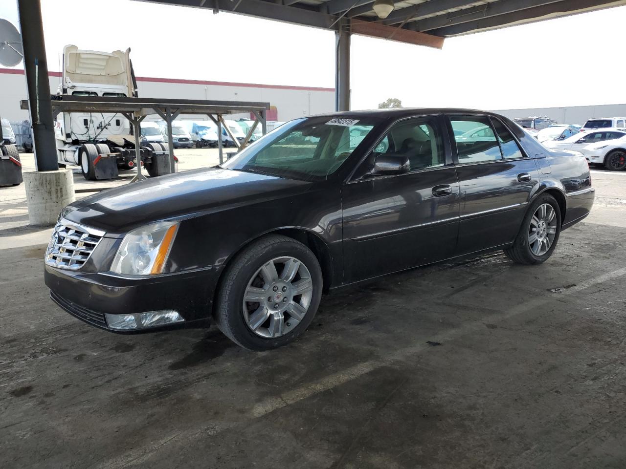 2008 Cadillac Dts zu verkaufen in Hayward, CA - Minor Dent/Scratches
