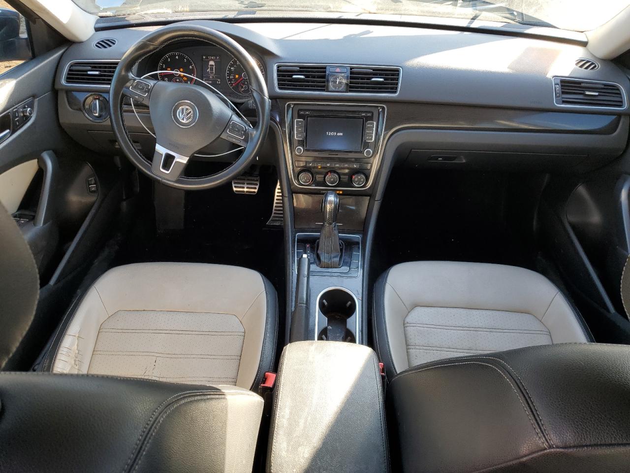 2014 Volkswagen Passat - Image 8