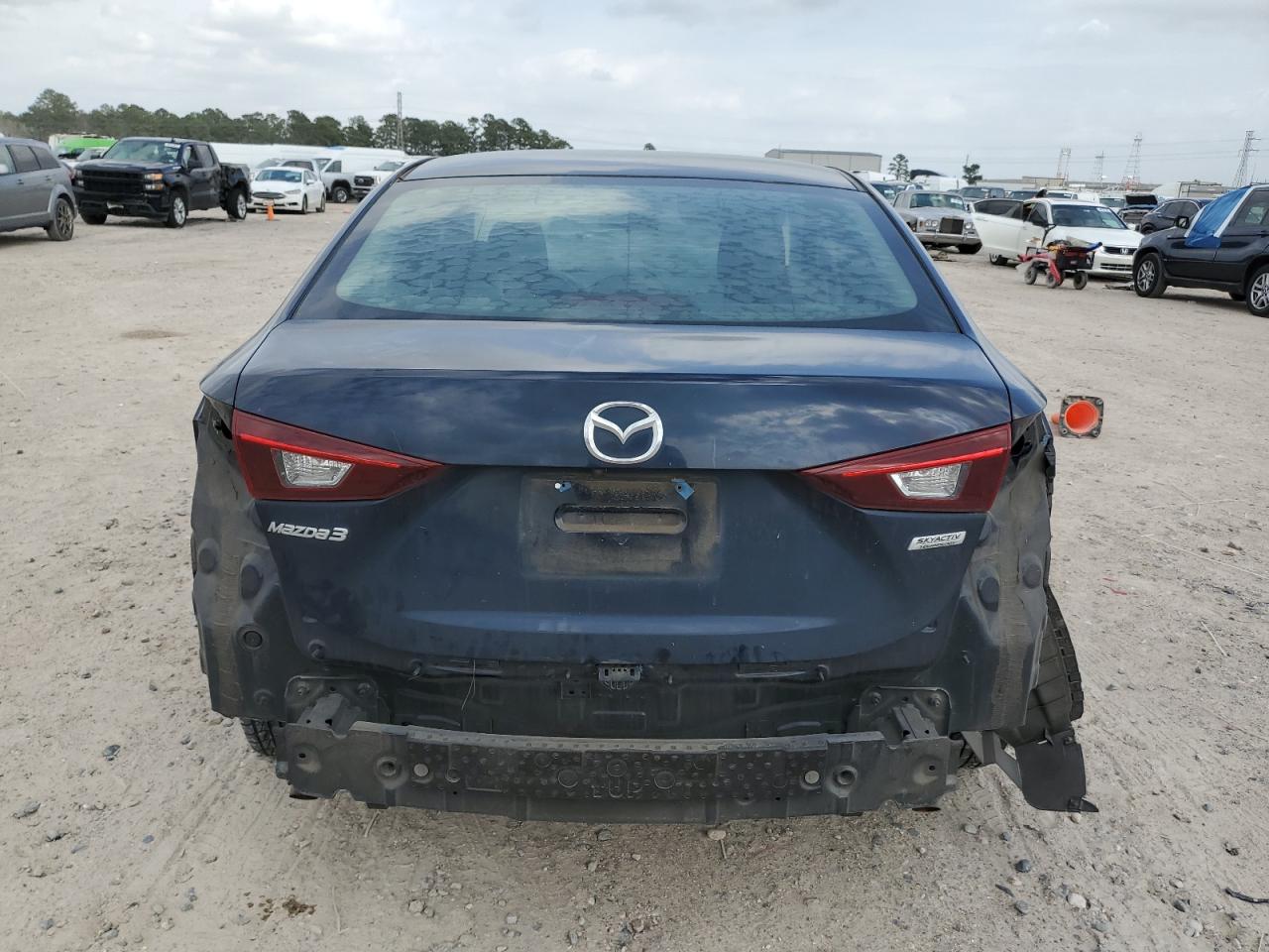 2017 Mazda 3 - Image 6