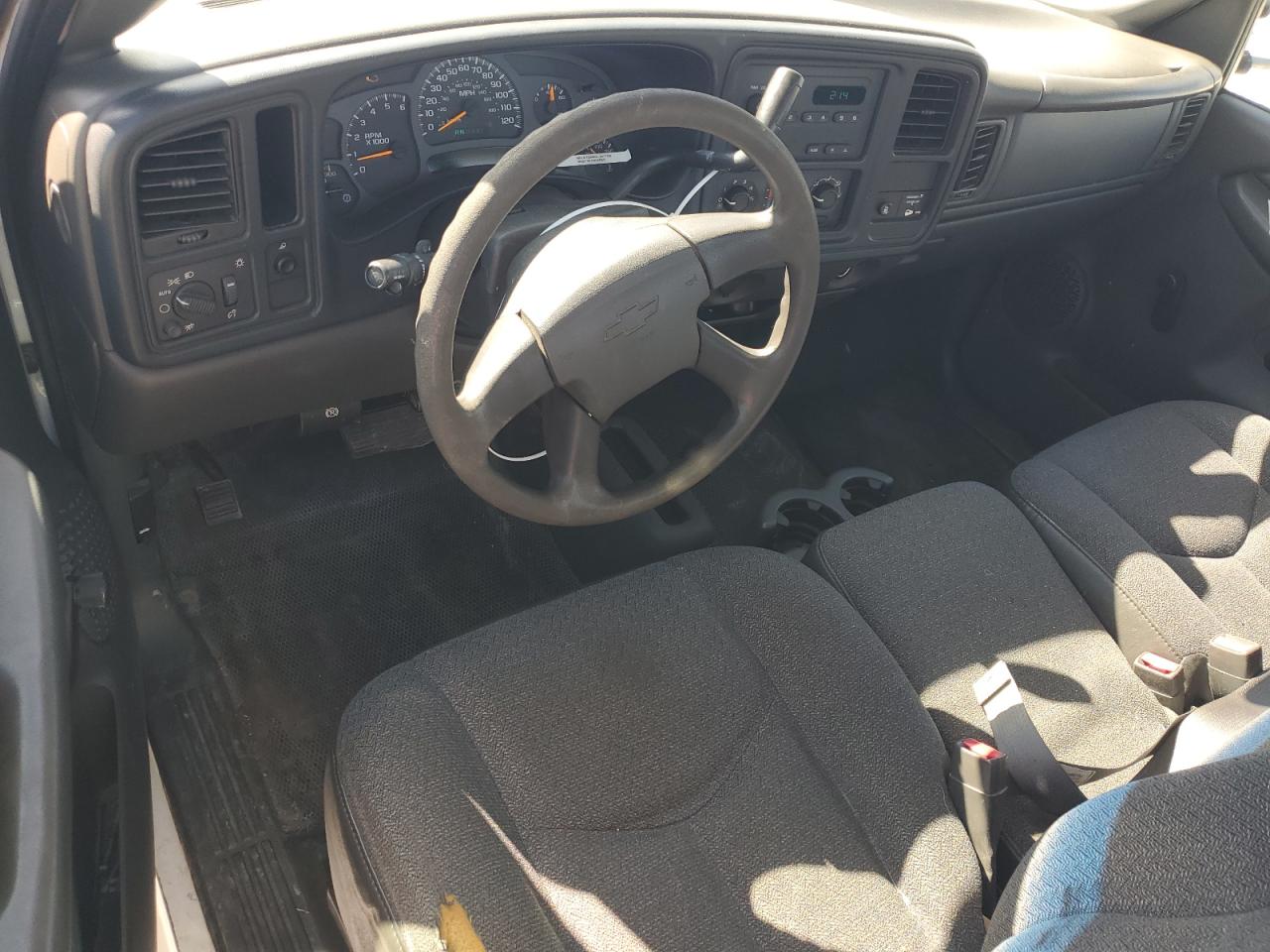 2005 Chevrolet Silverado - Image 8