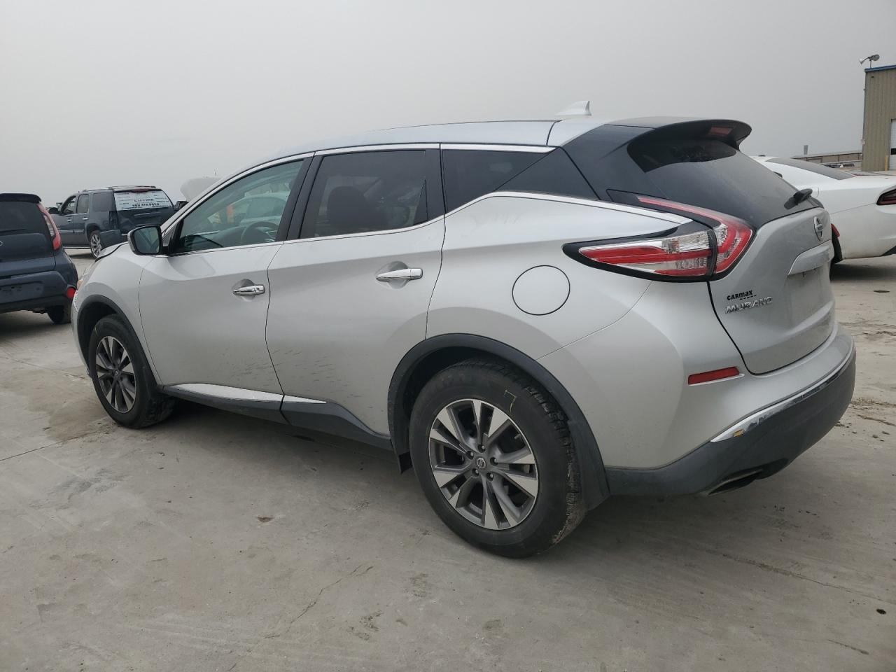 2016 Nissan Murano - Image 2