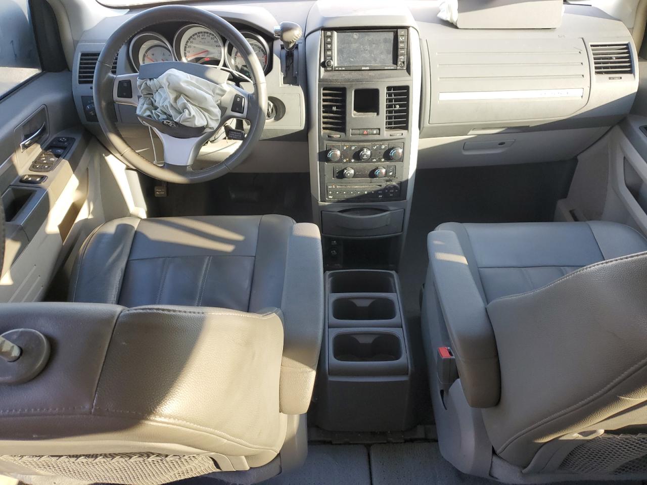 2009 Dodge Caravan - Image 8