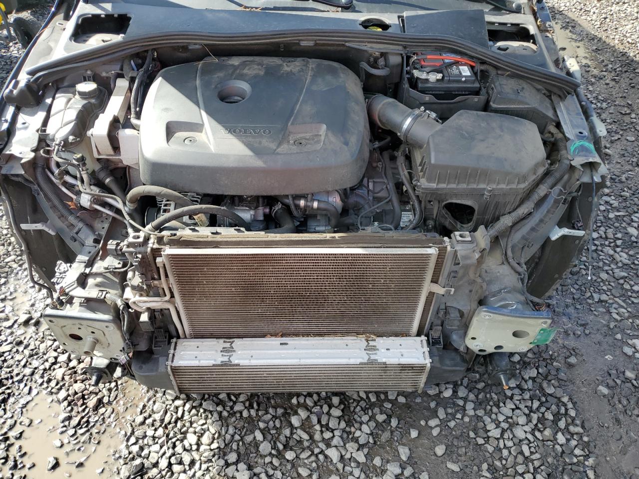 2016 Volvo S60 - Image 11